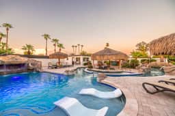 HÓZHÓ | Lazy River, Pool, Hot Tub & Pickleball - Image 2