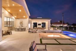 HÓZHÓ | Pool, Golf Simulator, Pickleball & Theatre - Image 5