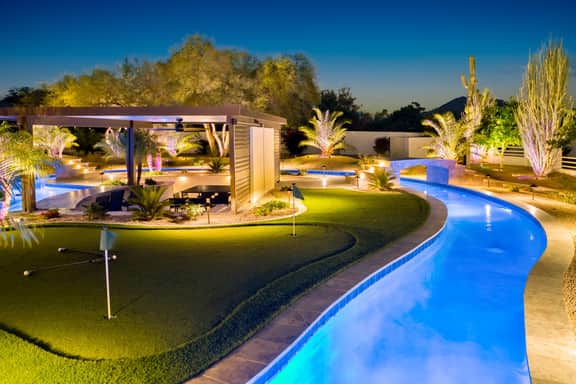 HÓZHÓ | Lazy River, Golf Sim, Pickleball & Bowling - Image 5
