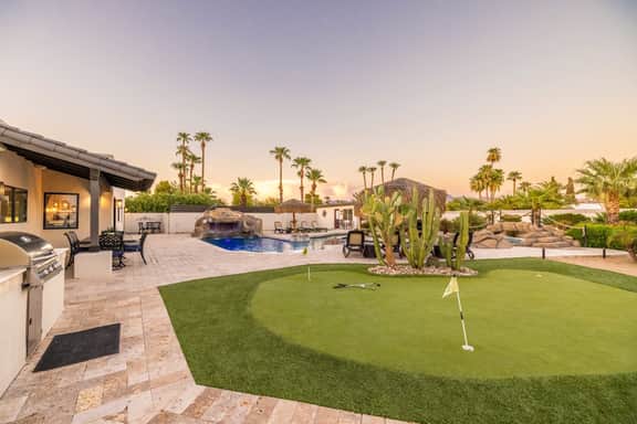 HÓZHÓ | Lazy River, Pool, Hot Tub & Pickleball - Image 3