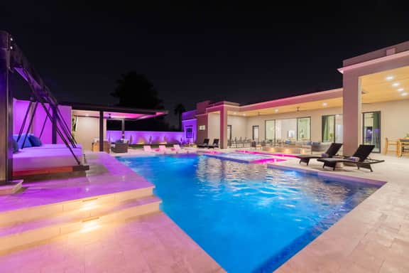HÓZHÓ | Pool, Hot Tub, Theatre, Sauna & Fire Pit - Image 4