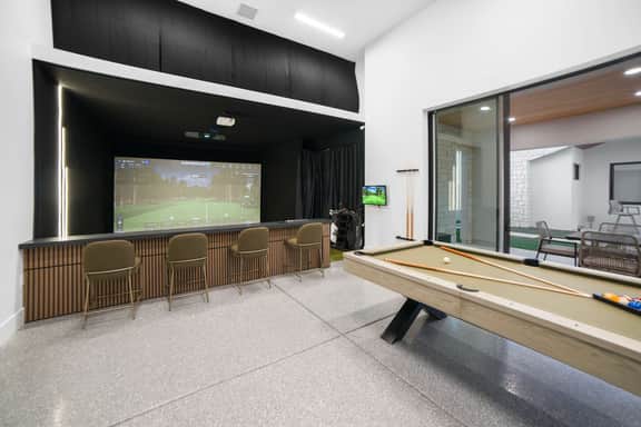 HÓZHÓ | Pool, Golf Simulator, Pickleball & Theatre - Image 3