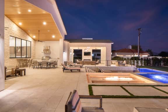 HÓZHÓ | Pool, Golf Simulator, Pickleball & Theatre - Image 5
