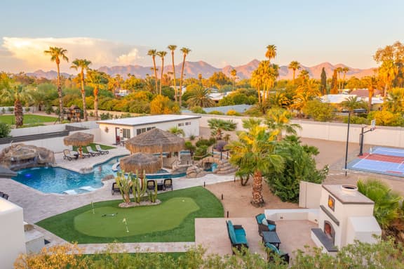 HÓZHÓ | Lazy River, Pool, Hot Tub & Pickleball - Image 1