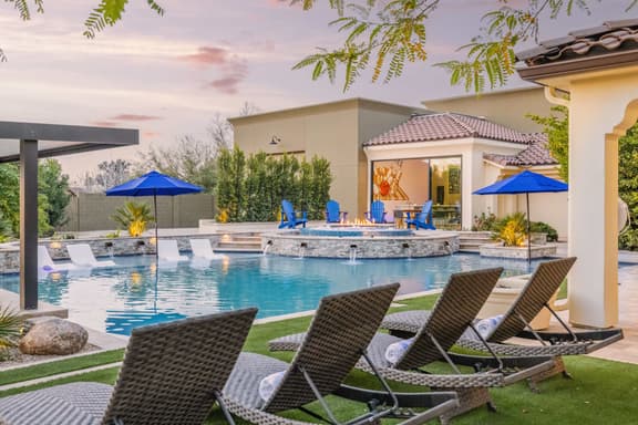 HÓZHÓ | Pool, Bowling, Swim-up Bar, BBQ & Hot Tub - Image 1