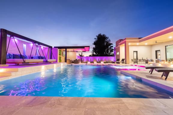 HÓZHÓ | Pool, Hot Tub, Theatre, Sauna & Fire Pit - Image 1